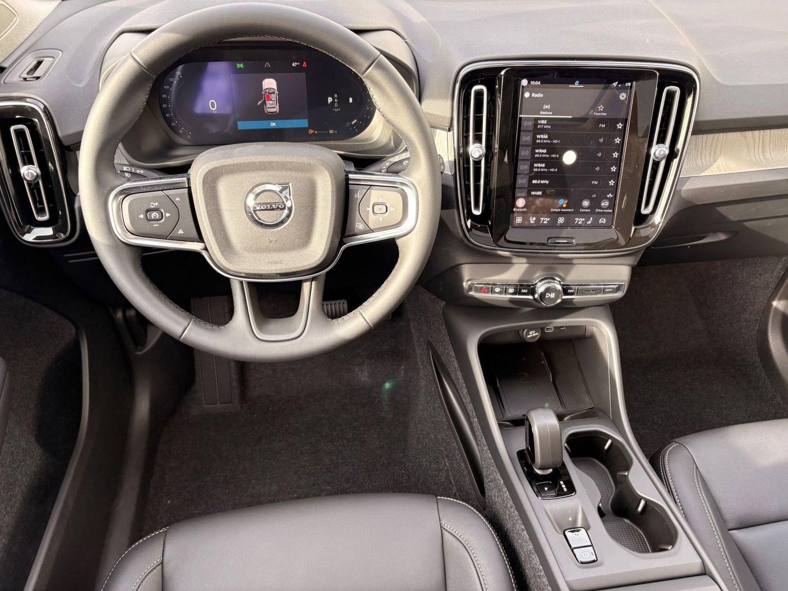 Used 2026 Volvo XC40 B5 Core w/ Climate Package AWD/4WD image 23