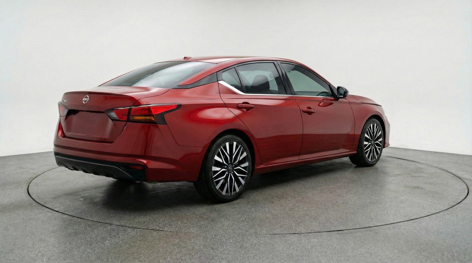 Used 2025 Nissan Altima 2.5 SV FWD image 9