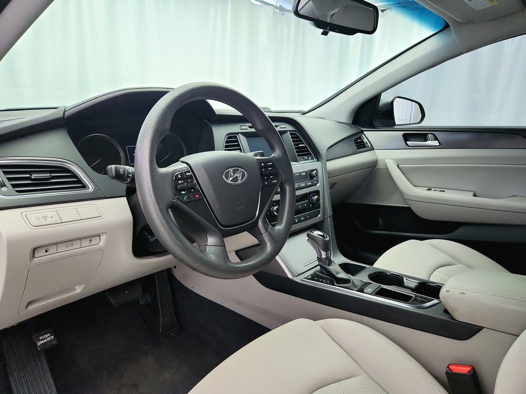 Used 2017 Hyundai Sonata Sport w/ Cargo Package FWD image 9