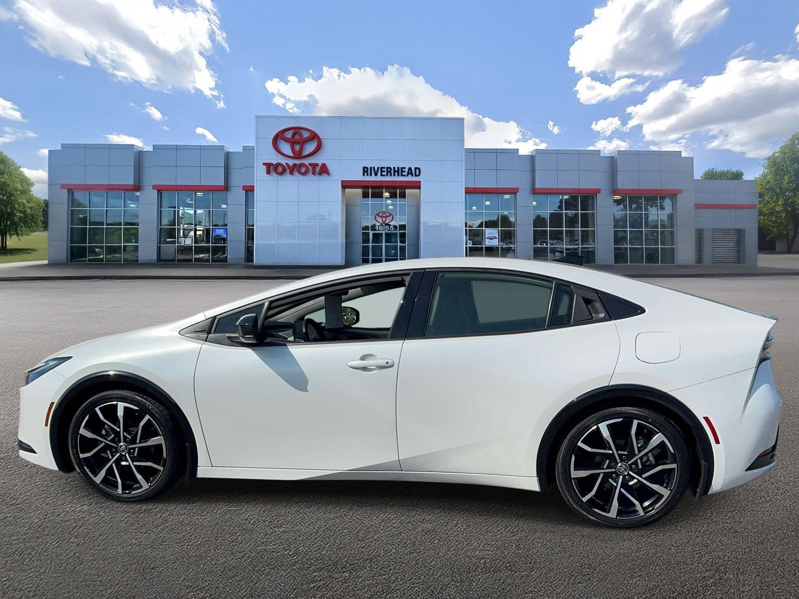 Used 2023 Toyota Prius Prime FWD image 4