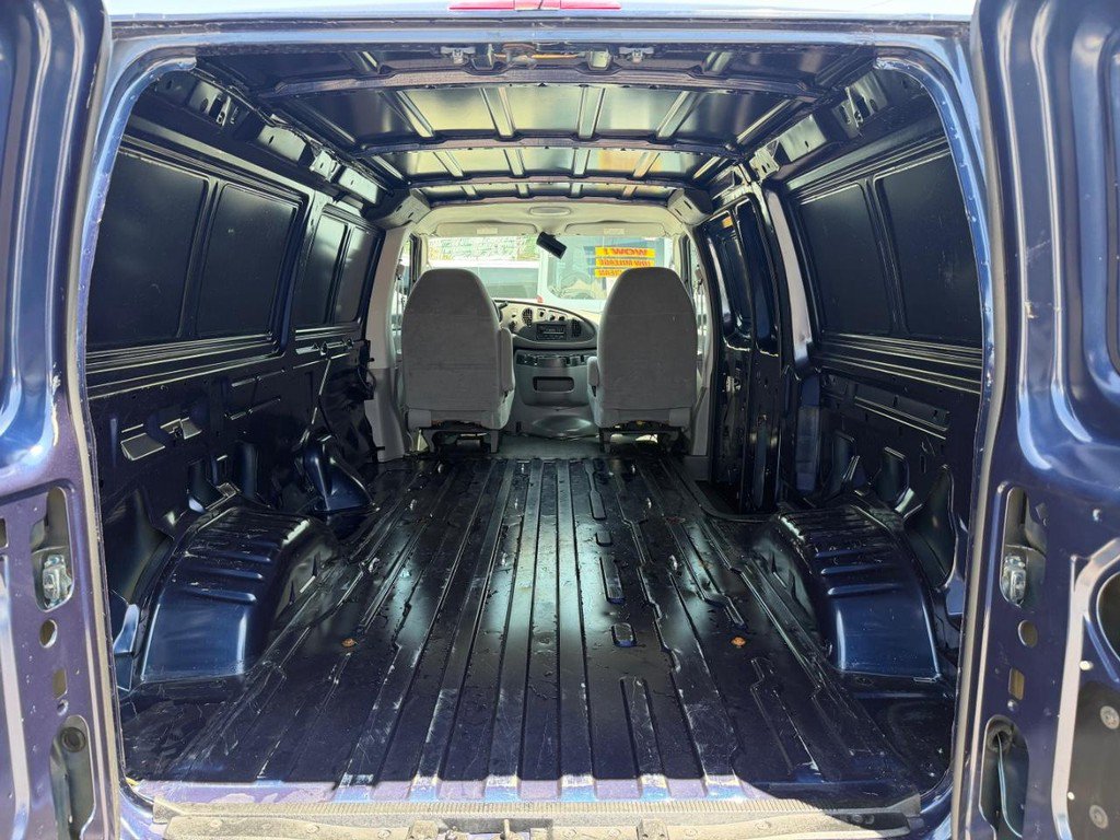 Used 2006 Ford E-150 and Econoline 150 RWD image 15