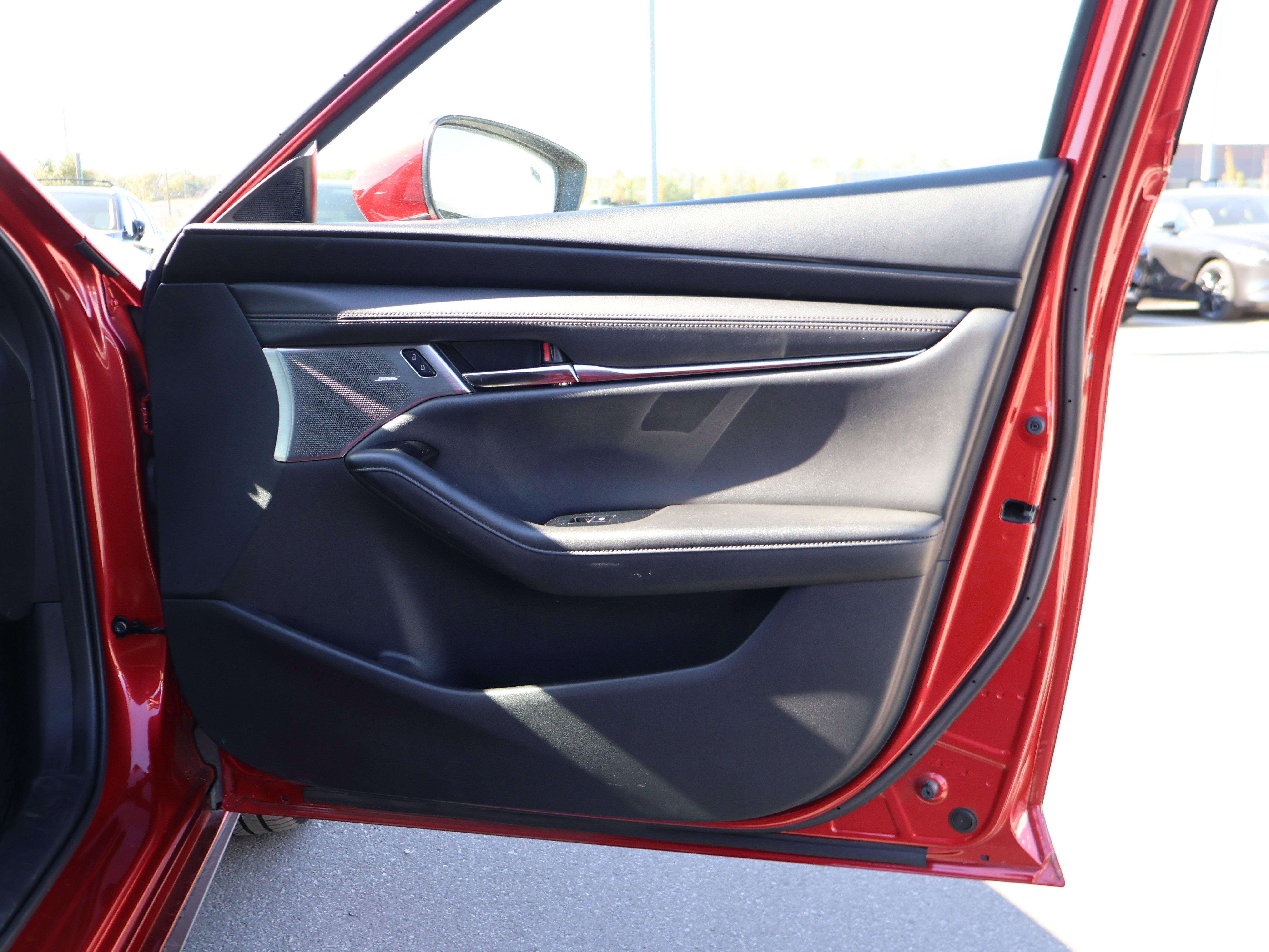 Used 2019 MAZDA MAZDA3 Hatchback w/ Preferred Package image 9