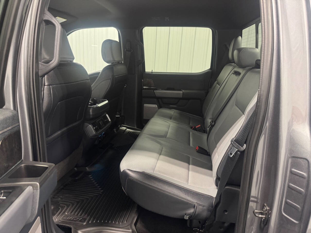 Used 2022 Ford F150 Lightning Lariat image 17