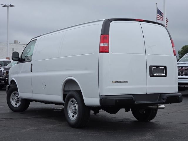New 2026 Chevrolet Express 2500 w/ Driver Convenience Package RWD image 15