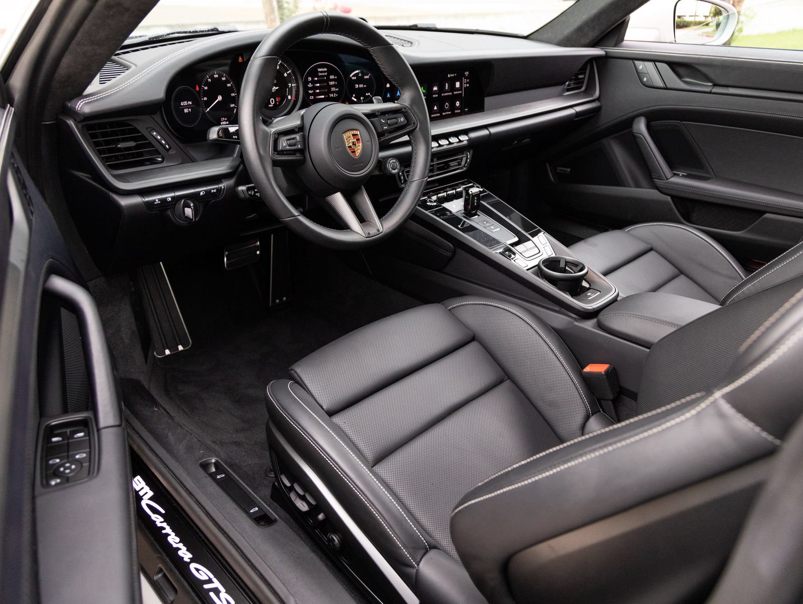 Certified 2024 Porsche 911 Carrera GTS RWD image 3
