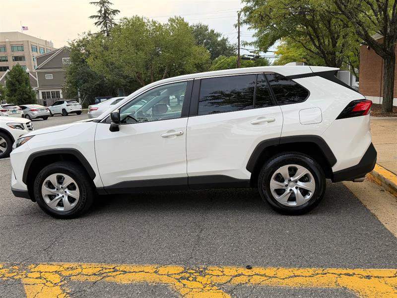 Used 2025 Toyota RAV4 LE FWD image 10