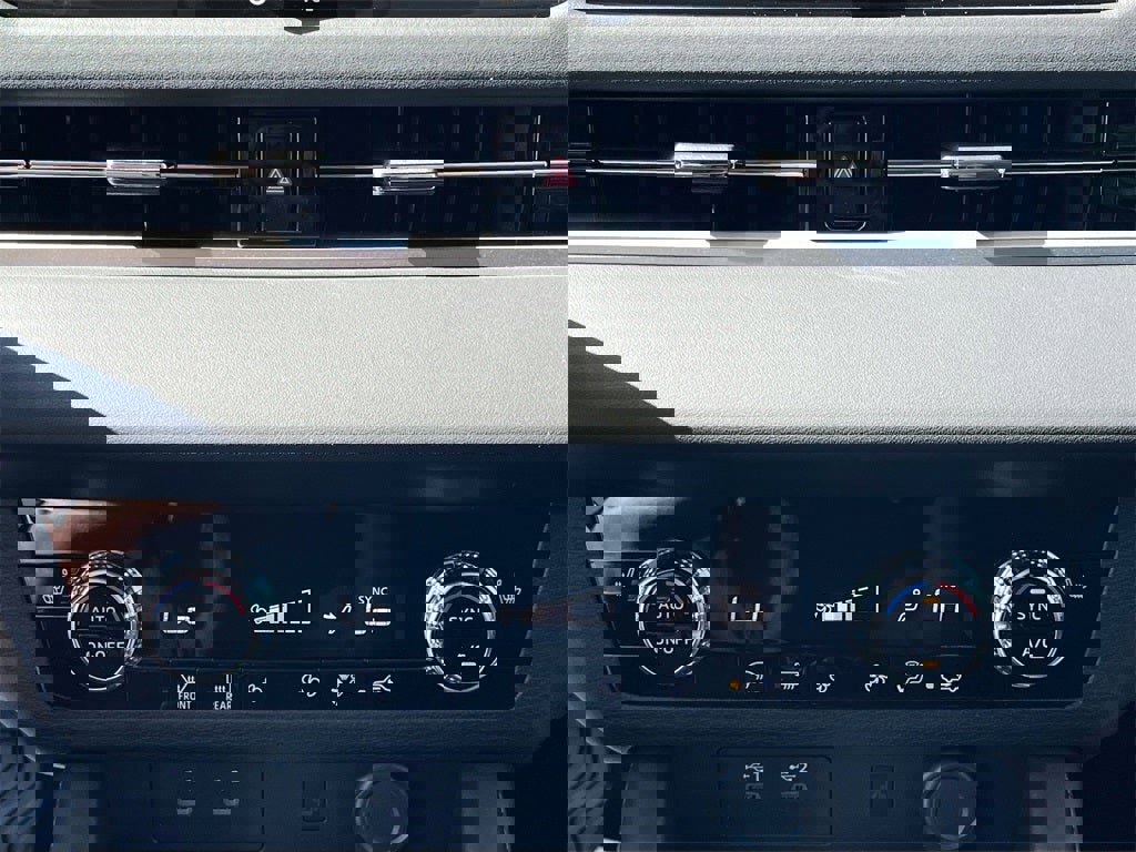 New 2025 Mitsubishi Outlander SE image 16