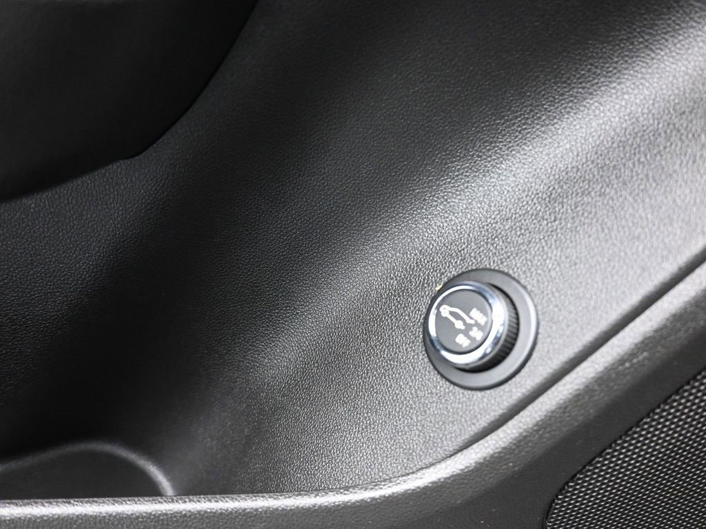 Used 2022 Chevrolet Blazer LT image 11