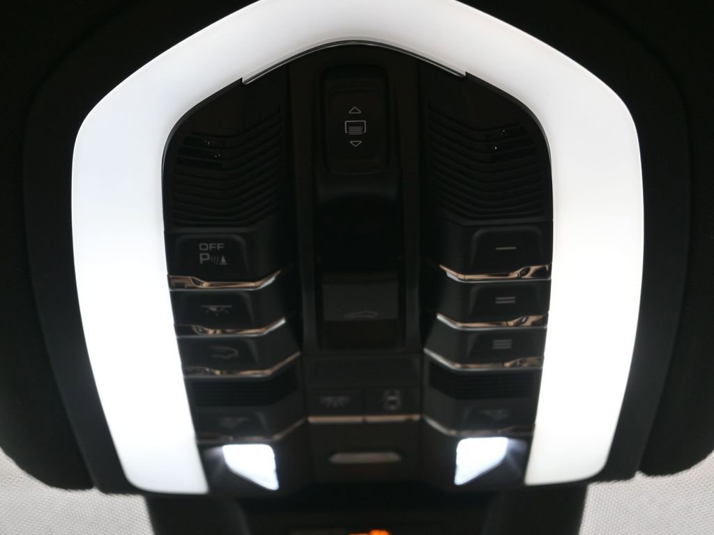 New 2026 Porsche Macan S image 25