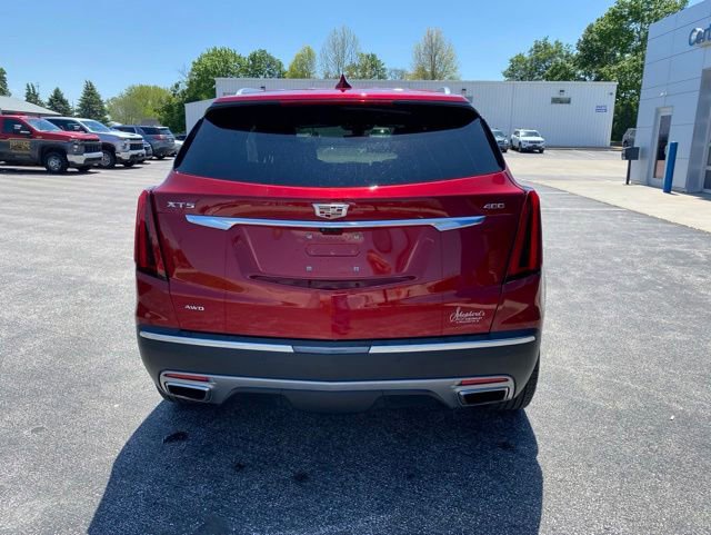 Used 2025 Cadillac XT5 Premium Luxury w/ Technology Package AWD/4WD image 4