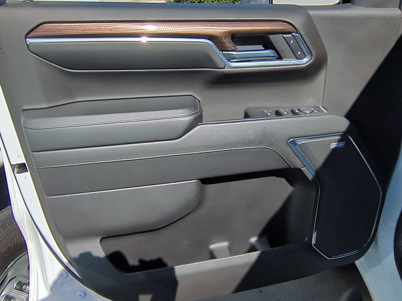 Used 2024 Chevrolet Silverado 1500 LT Trail Boss w/ Convenience Package II AWD/4WD image 22
