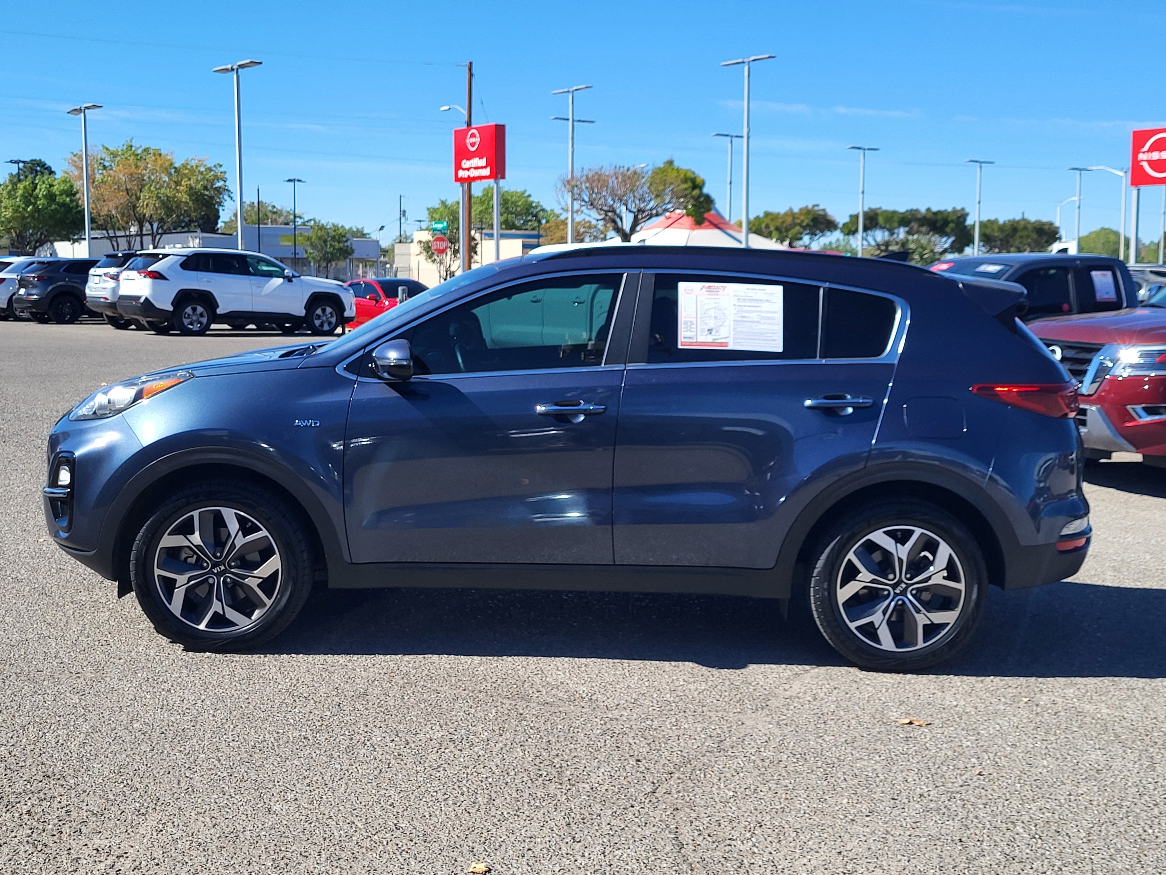 Used 2022 Kia Sportage EX AWD/4WD image 3
