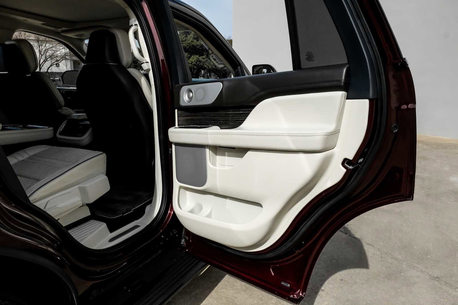 Used 2024 Lincoln Navigator Black Label AWD/4WD image 50