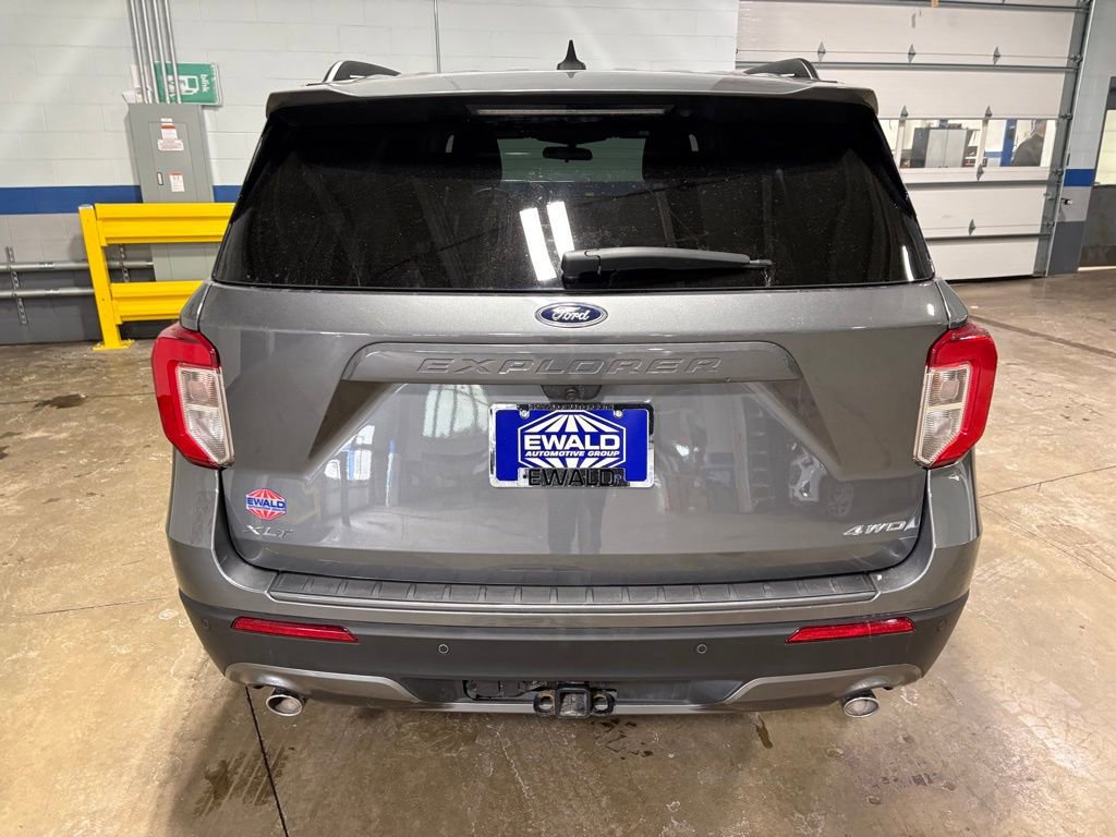 Used 2023 Ford Explorer XLT w/ Equipment Group 202A image 9