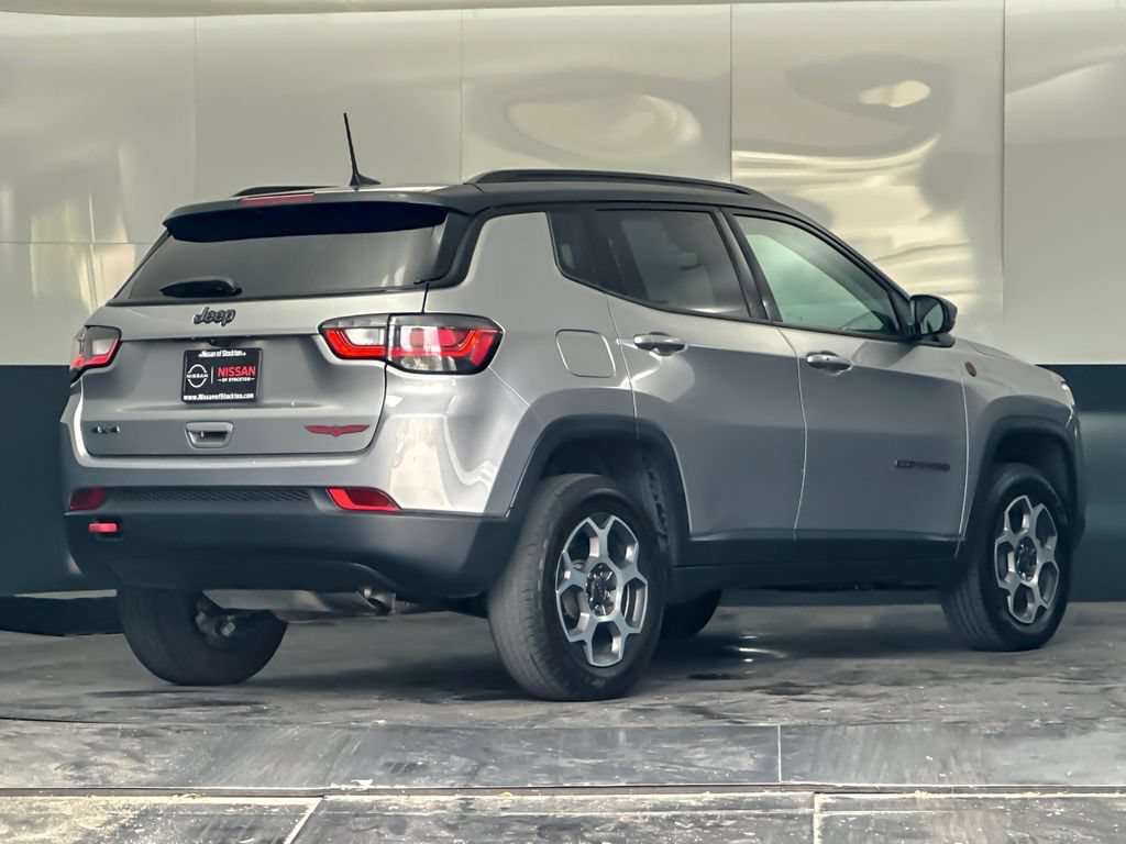 Used 2022 Jeep Compass Trailhawk w/ Trailhawk Elite Group AWD/4WD image 3