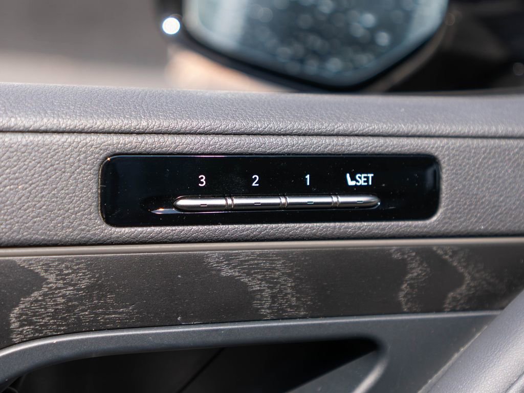 Used 2023 Lexus LX 600 4WD w/ Appearance Package image 19