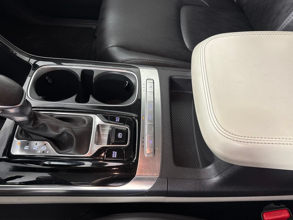 Used 2023 Kia Carnival EX FWD image 43