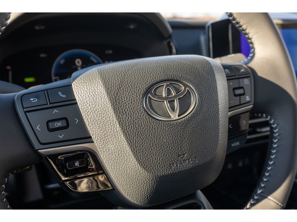 Used 2026 Toyota Camry SE w/ Convenience Package image 29