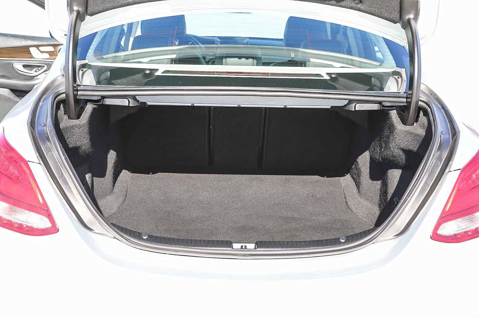 Used 2018 Mercedes-Benz C 300 4MATIC Sedan image 25