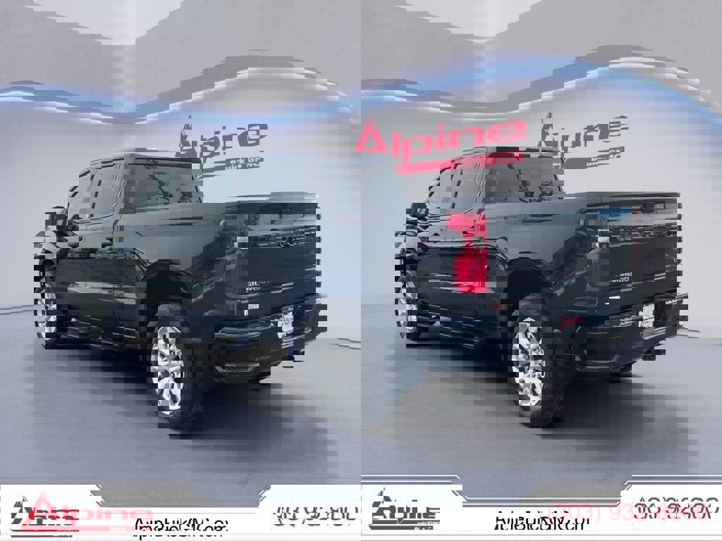 Used 2022 Chevrolet Silverado 1500 Custom image 3