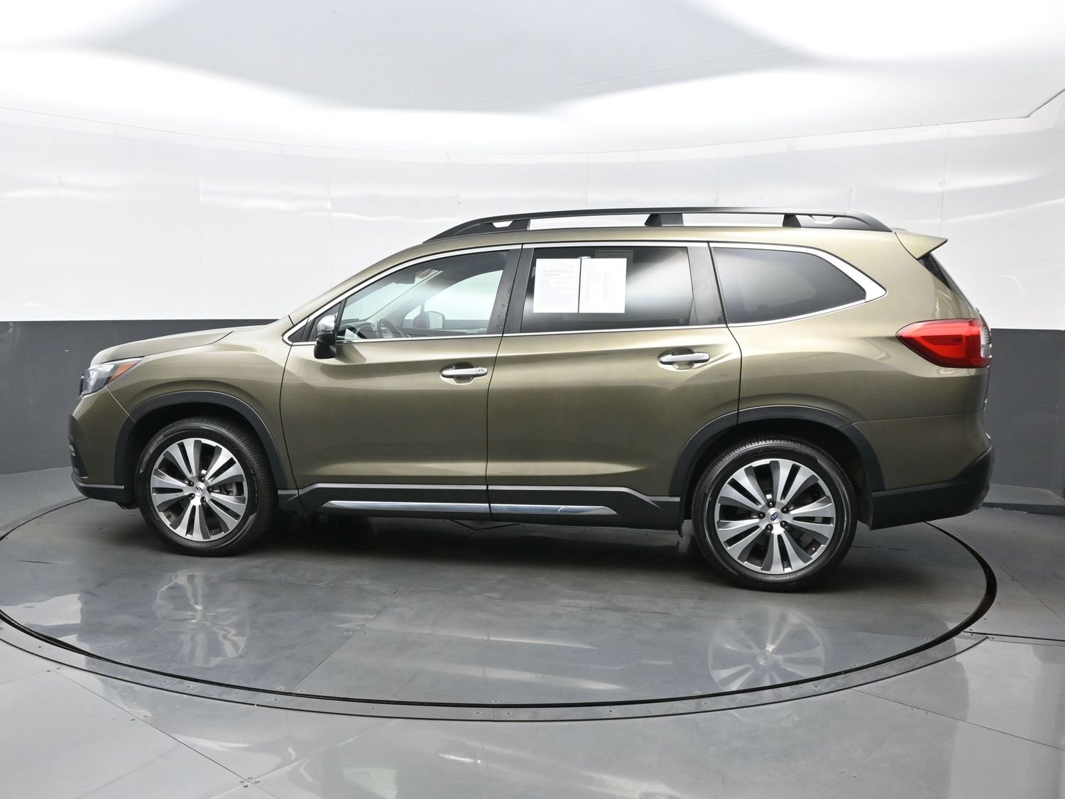 Used 2022 Subaru Ascent Touring AWD/4WD image 3