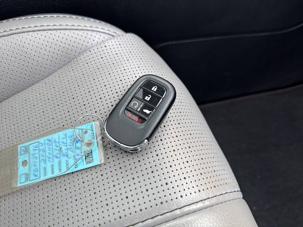 Certified 2024 Honda Pilot Elite image 43