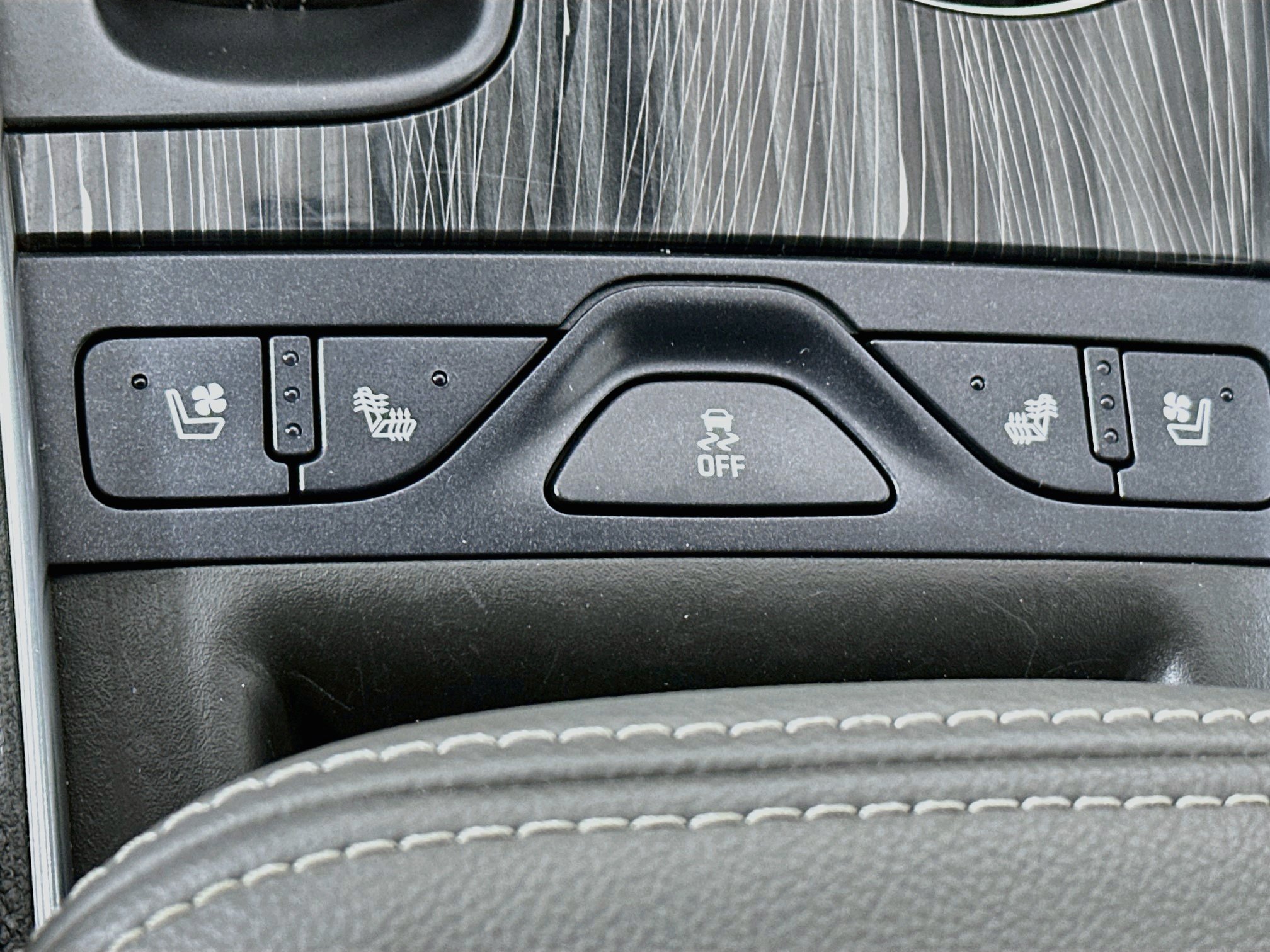 Used 2017 Chevrolet Impala Premier w/ Enhanced Convenience Package FWD image 19