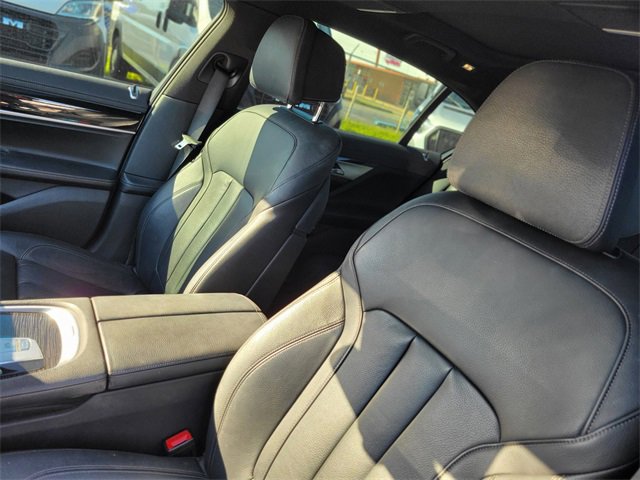 Used 2019 BMW 740i w/ M Sport Package image 18