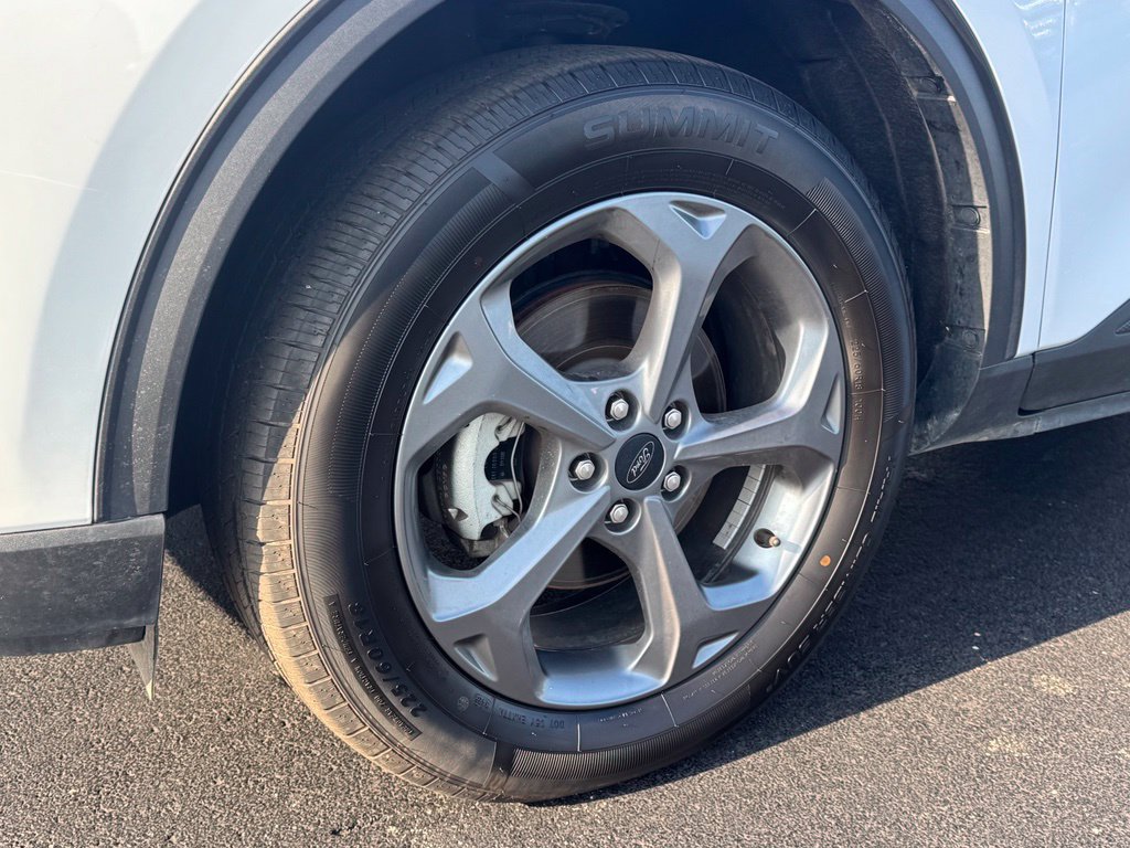 Certified 2025 Ford Escape ST-Line Select AWD/4WD image 28
