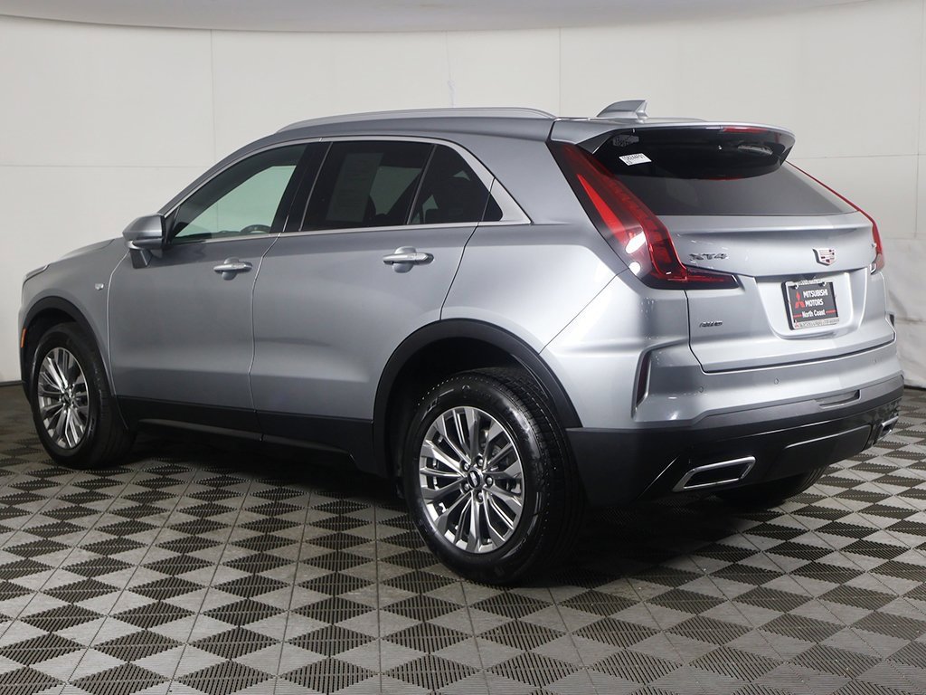 Used 2024 Cadillac XT4 Premium Luxury image 7