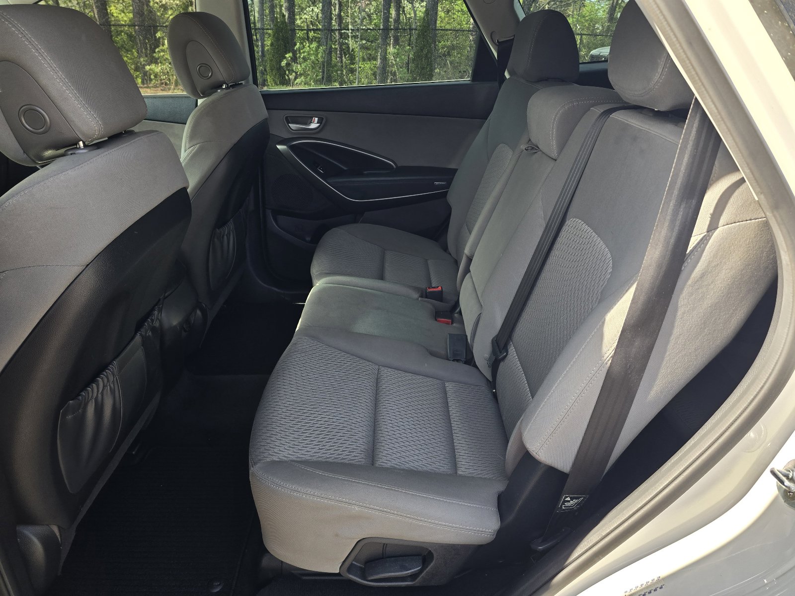 Used 2017 Hyundai Santa Fe SE image 11