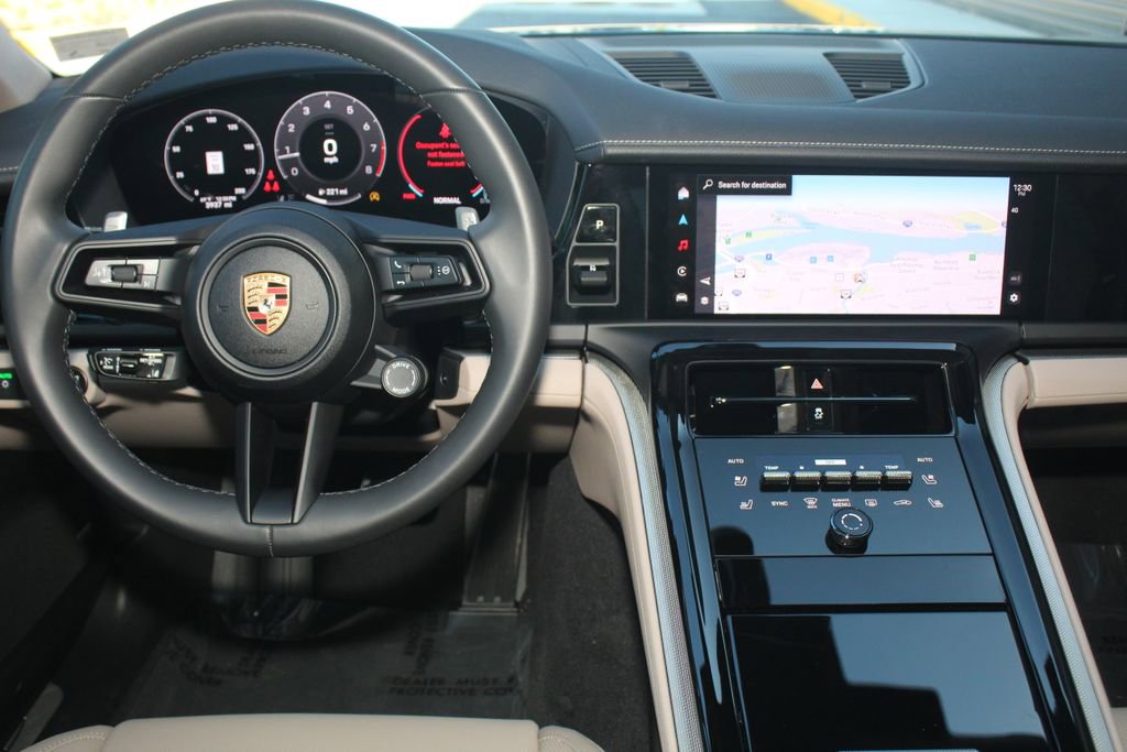 Certified 2025 Porsche Panamera 4 image 6