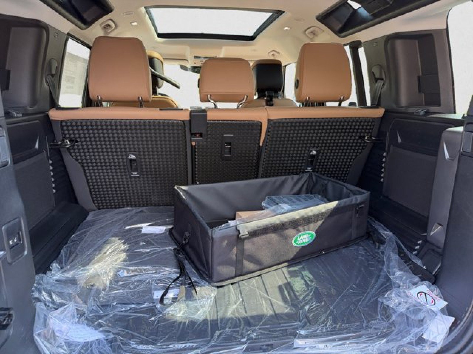 New 2026 Land Rover Defender 110 S AWD/4WD image 19