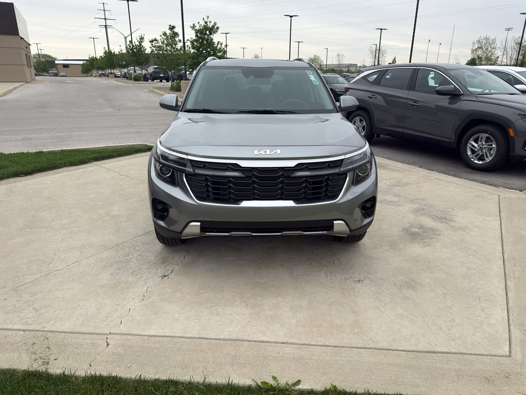 Used 2025 Kia Seltos EX w/ EX Sunroof Package AWD/4WD image 5