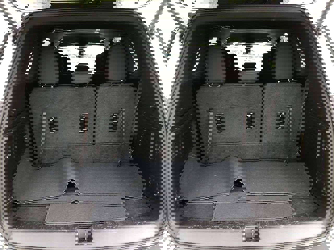 Used 2025 GMC Acadia Elevation image 9