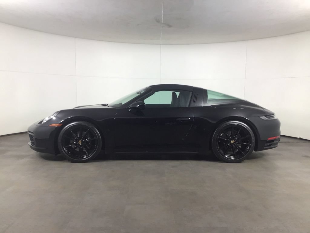 Certified 2024 Porsche 911 Targa 4 AWD/4WD image 2