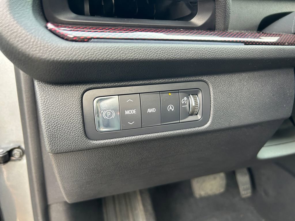 Used 2025 Chevrolet Traverse Z71 image 21