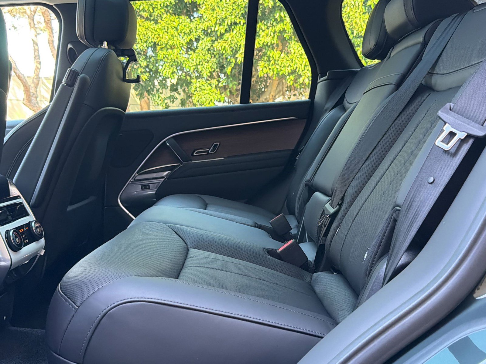 New 2026 Land Rover Range Rover SE image 15