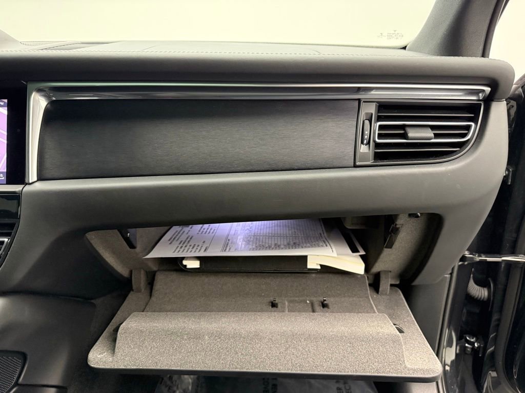 Used 2022 Porsche Macan GTS image 40