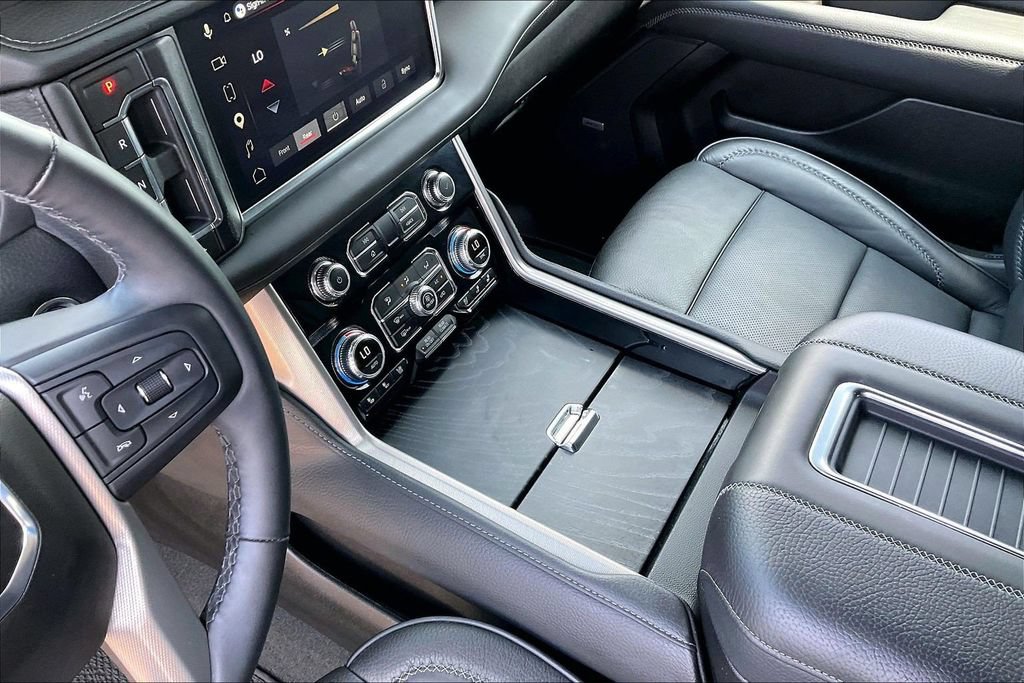 Used 2024 GMC Yukon Denali RWD image 15