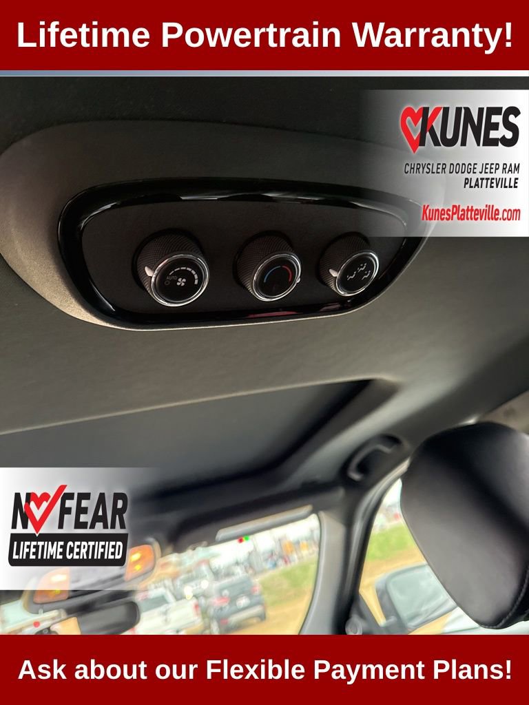 Used 2025 Dodge Durango GT image 23