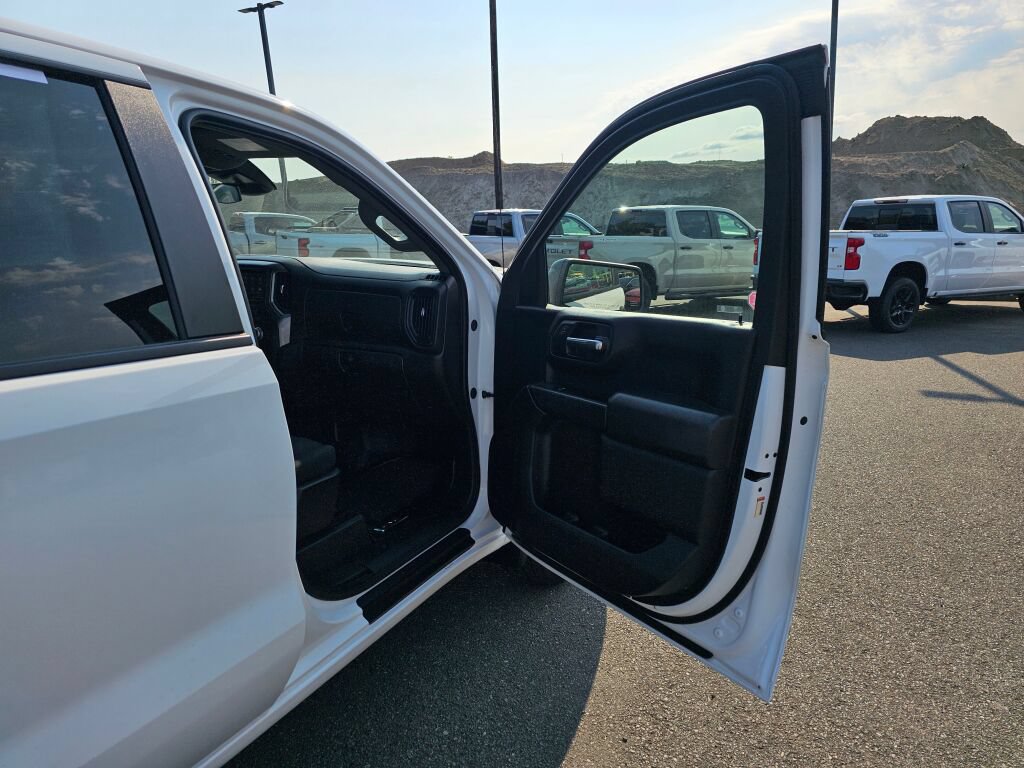 Used 2024 GMC Sierra 1500 Pro w/ Graphite Edition AWD/4WD image 26