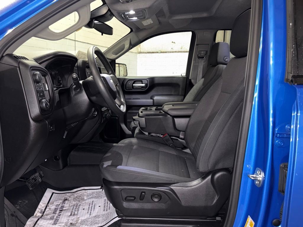 Used 2025 Chevrolet Silverado 1500 Custom w/ Turbomax Blackout Package image 17