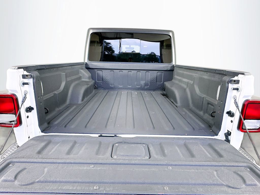 Used 2022 Jeep Gladiator Willys AWD/4WD image 26