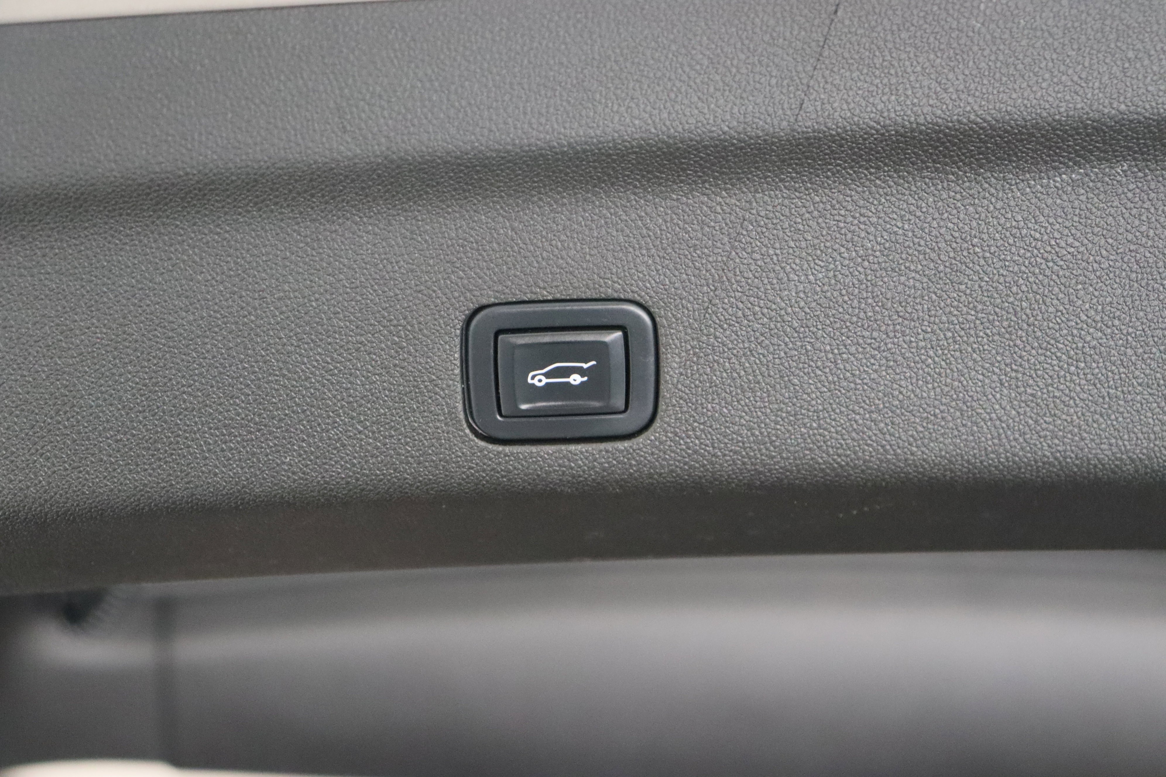 Used 2022 Chevrolet Tahoe Premier RWD image 38
