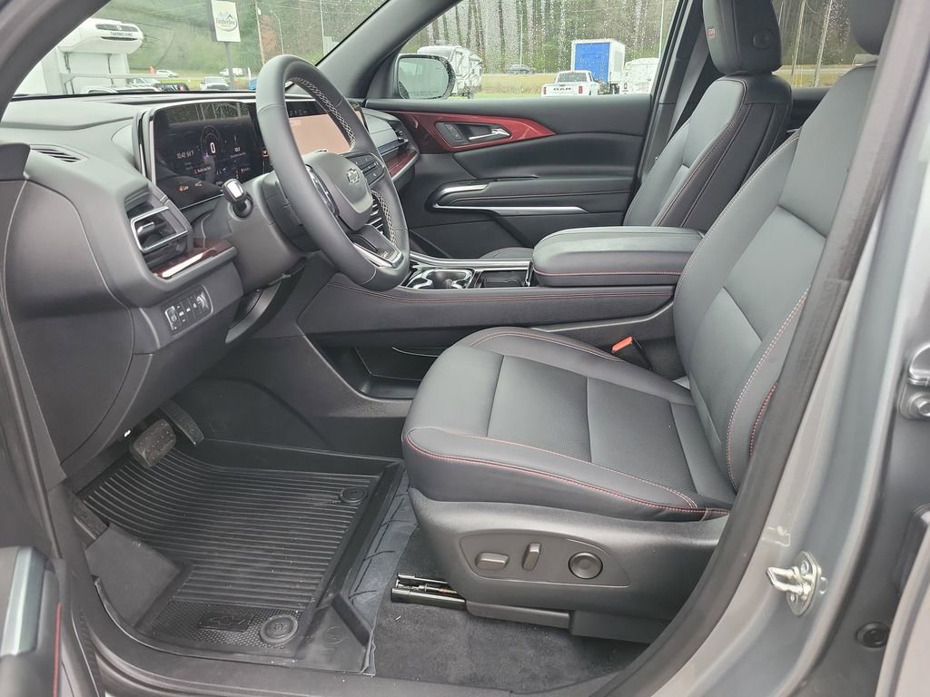 Used 2025 Chevrolet Traverse Z71 w/ LPO, Floor Liner Package image 25