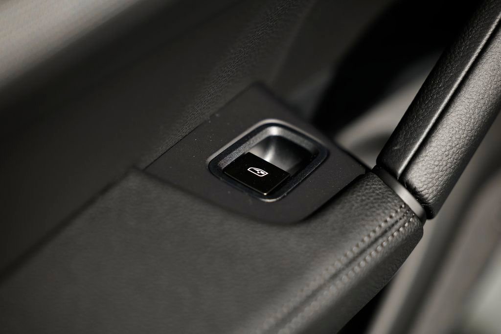 Certified 2026 Porsche Cayenne E-Hybrid AWD/4WD image 28