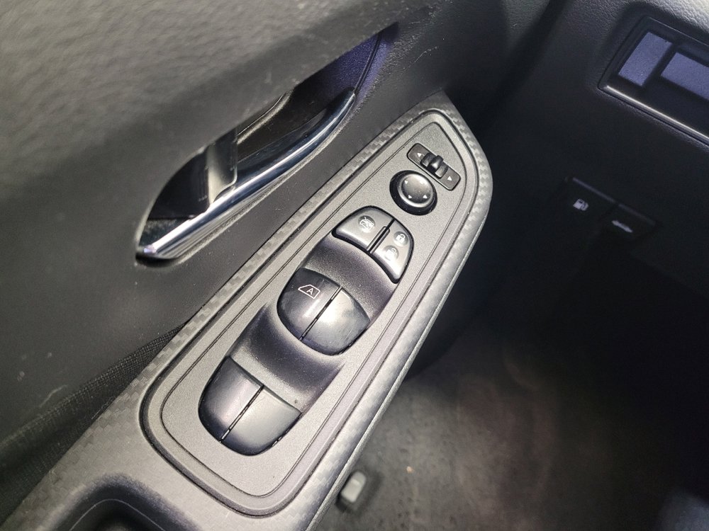 Used 2021 Nissan Versa SV FWD image 27