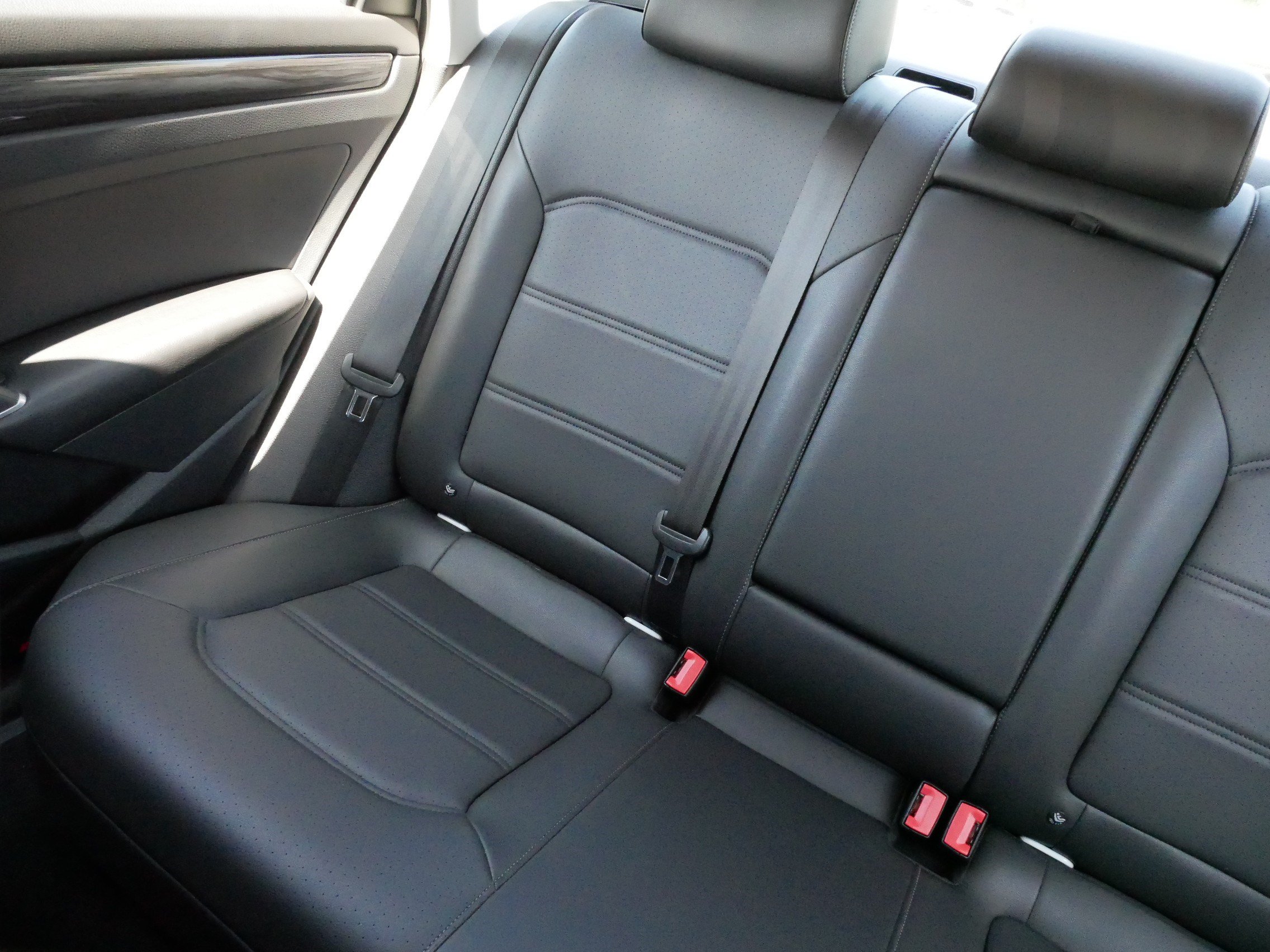 Certified 2020 Volkswagen Passat 2.0T R-Line FWD image 12