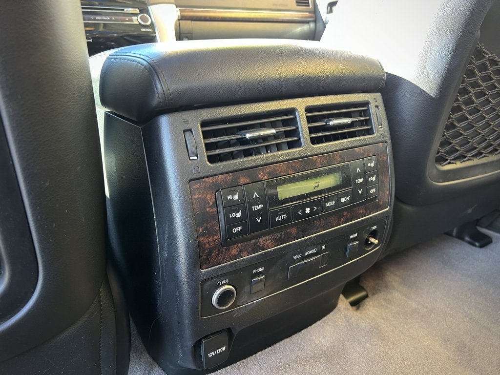 Used 2013 Toyota Land Cruiser image 22